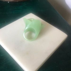 Green rose ring